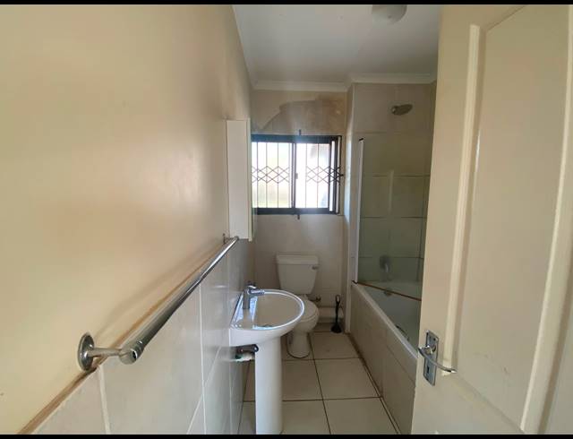 2 BEDROOM FLAT TO LET IN SEA VIEW